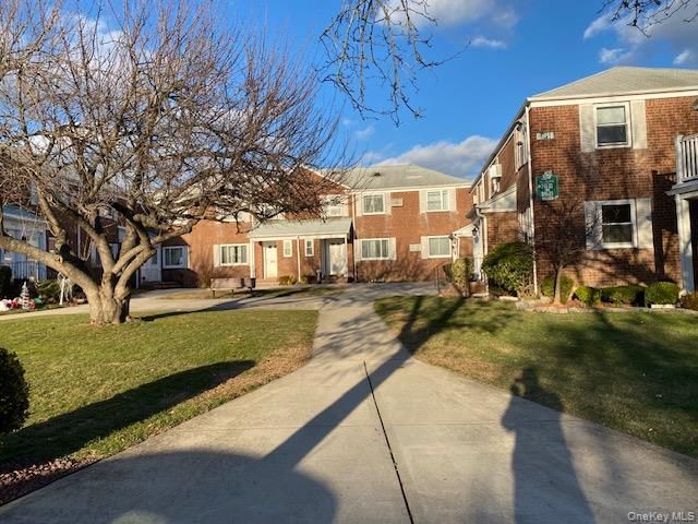 245-33 77th Crescent 2nd fl, Bellerose, NY 11426