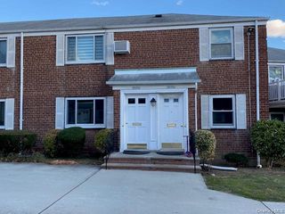 245-33 77th Crescent 2nd fl, Bellerose, NY 11426