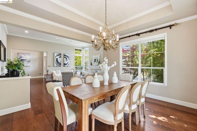 471 Silver Hollow Dr, Walnut Creek, CA 94598