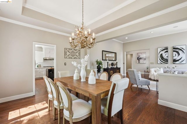 471 Silver Hollow Dr, Walnut Creek, CA 94598