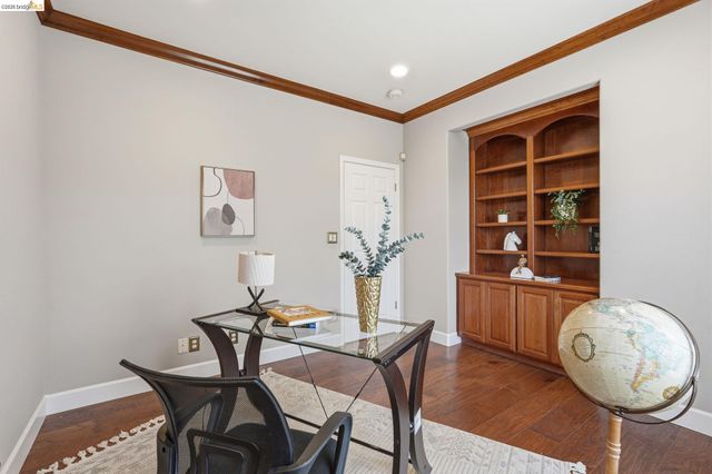 471 Silver Hollow Dr, Walnut Creek, CA 94598