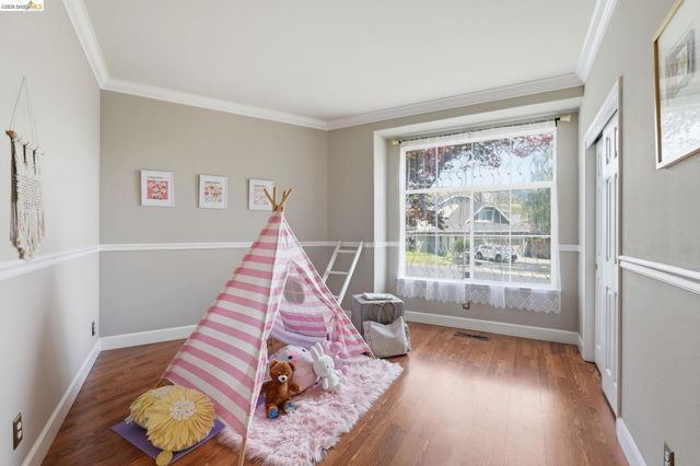 471 Silver Hollow Dr, Walnut Creek, CA 94598