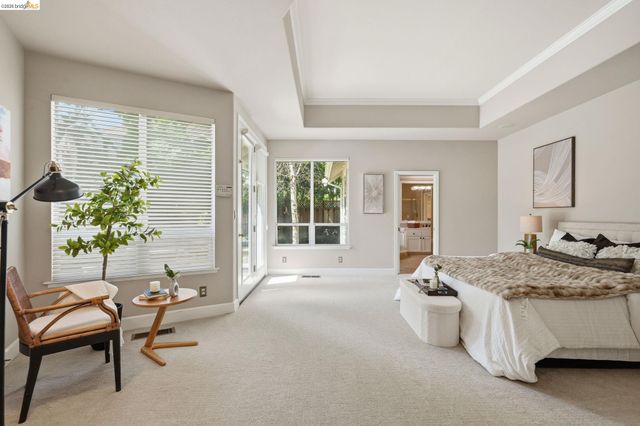 471 Silver Hollow Dr, Walnut Creek, CA 94598