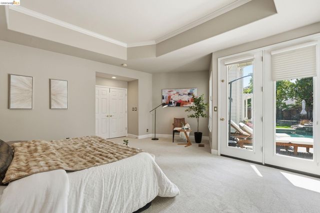 471 Silver Hollow Dr, Walnut Creek, CA 94598
