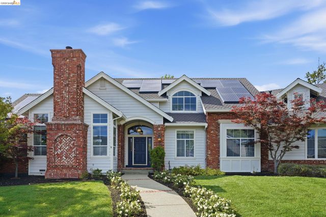 471 Silver Hollow Dr, Walnut Creek, CA 94598
