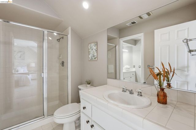 471 Silver Hollow Dr, Walnut Creek, CA 94598
