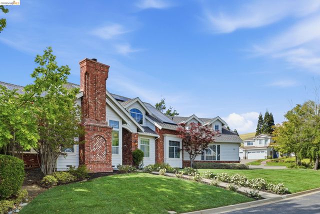 471 Silver Hollow Dr, Walnut Creek, CA 94598