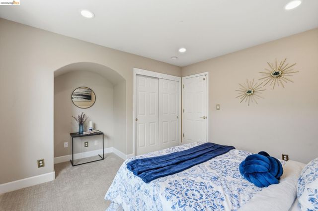 471 Silver Hollow Dr, Walnut Creek, CA 94598