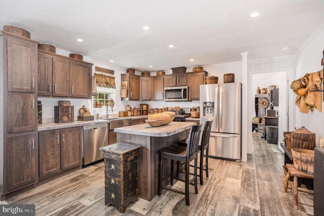 31 CEDAR ST, Manchester, PA 17345