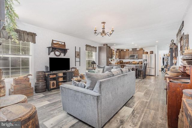 31 CEDAR ST, Manchester, PA 17345