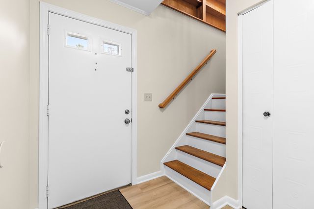 5 Memorial Dr, Northborough, MA 01532