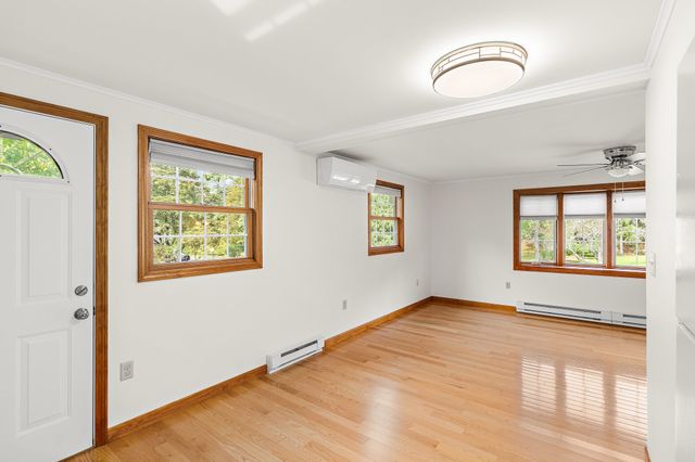 5 Memorial Dr, Northborough, MA 01532