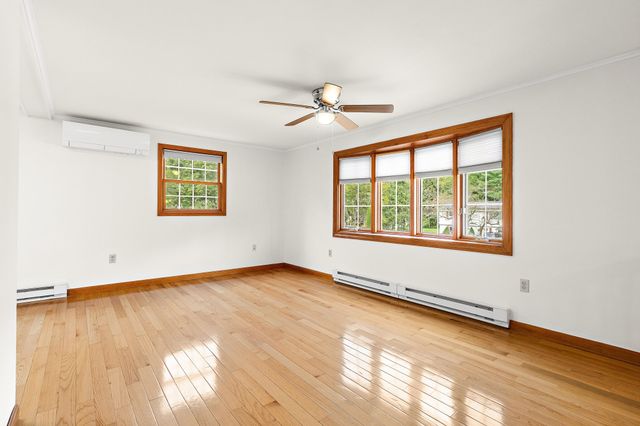 5 Memorial Dr, Northborough, MA 01532