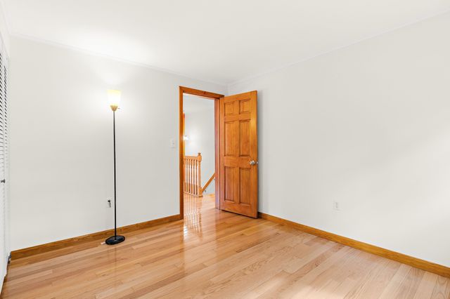 5 Memorial Dr, Northborough, MA 01532