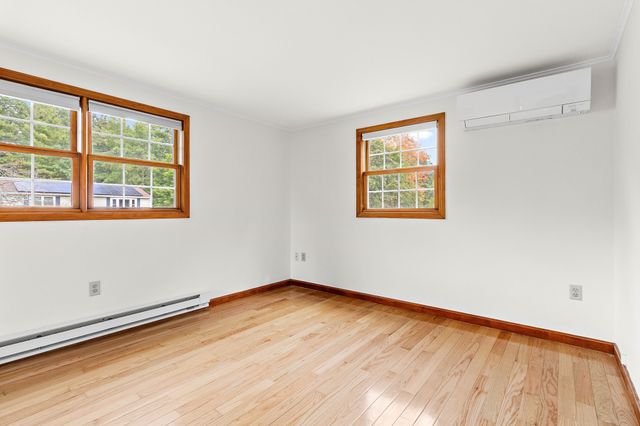 5 Memorial Dr, Northborough, MA 01532