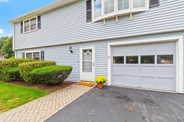 5 Memorial Dr, Northborough, MA 01532