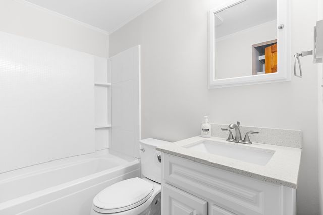 5 Memorial Dr, Northborough, MA 01532