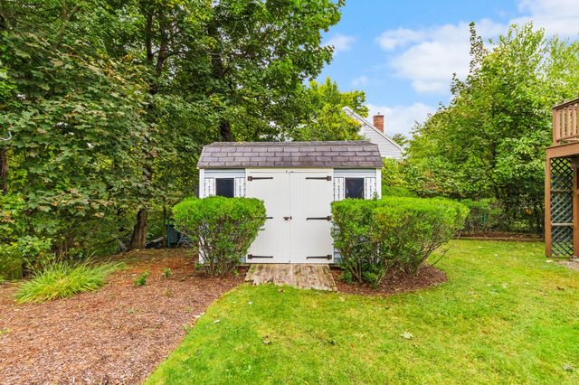 5 Memorial Dr, Northborough, MA 01532