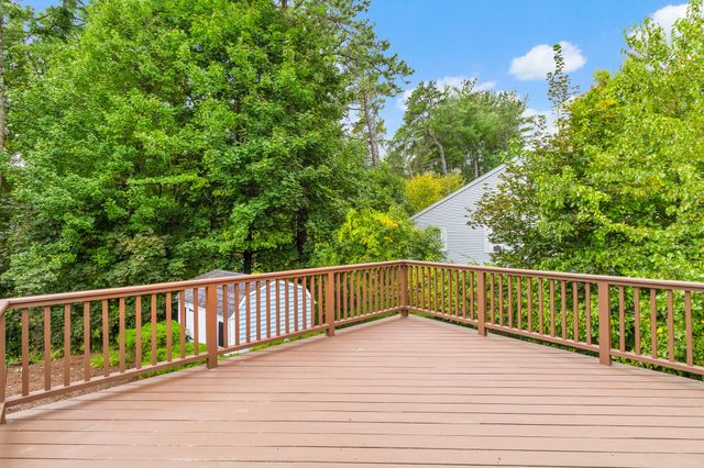 5 Memorial Dr, Northborough, MA 01532