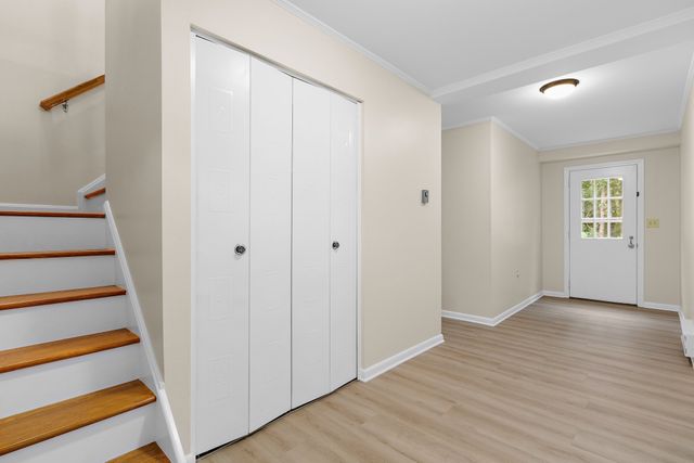 5 Memorial Dr, Northborough, MA 01532