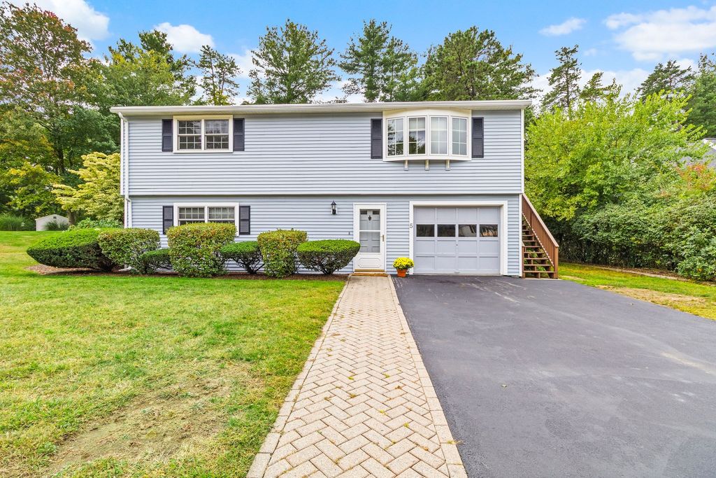 5 Memorial Dr, Northborough, MA 01532
