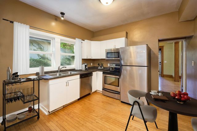 894 23rd Avenue SE, Minneapolis, MN 55414