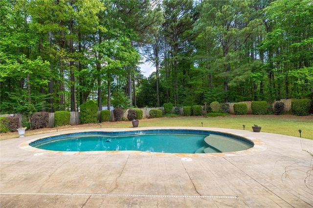 280 Starfire Court, Loganville, GA 30052