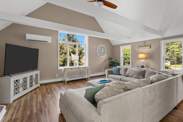 51 Spinnaker Lane, Pocasset, MA 02559