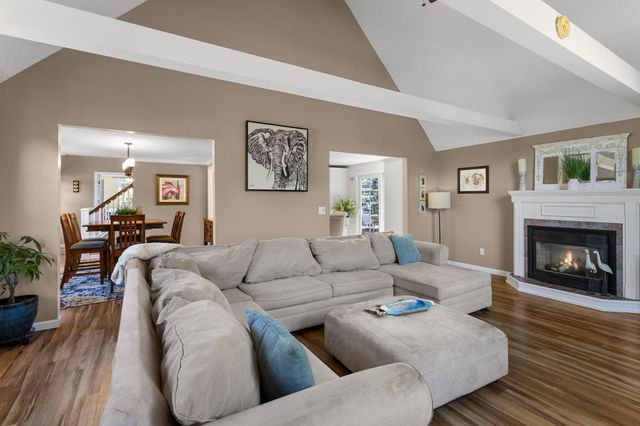 51 Spinnaker Lane, Pocasset, MA 02559