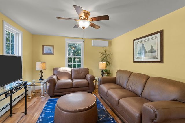 51 Spinnaker Lane, Pocasset, MA 02559