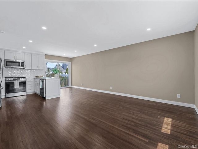 207 N Nassau Avenue, Massapequa, NY 11758