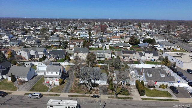 207 N Nassau Avenue, Massapequa, NY 11758