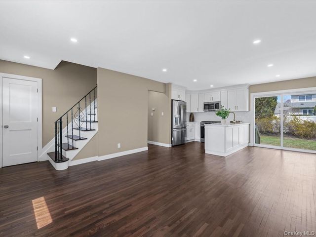 207 N Nassau Avenue, Massapequa, NY 11758