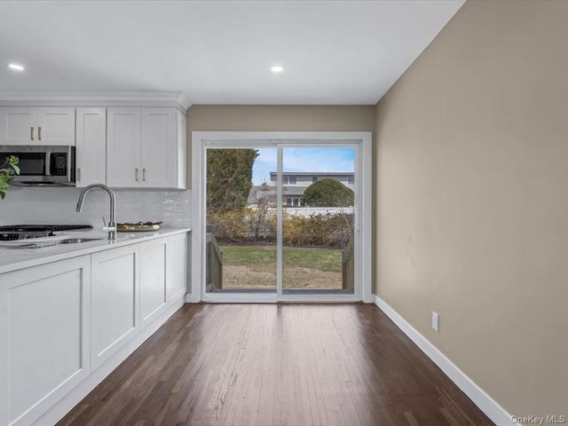 207 N Nassau Avenue, Massapequa, NY 11758
