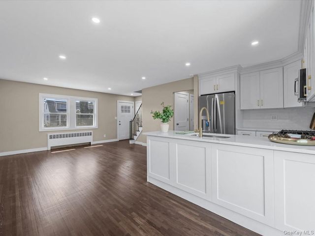 207 N Nassau Avenue, Massapequa, NY 11758