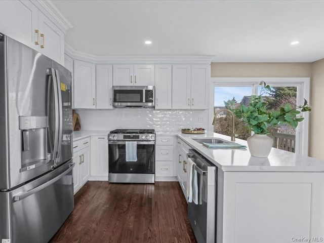 207 N Nassau Avenue, Massapequa, NY 11758