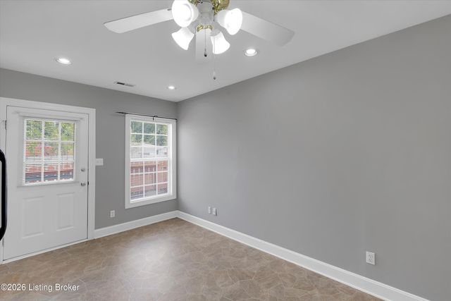 7906 Stovall Ct, Louisville, KY 40228