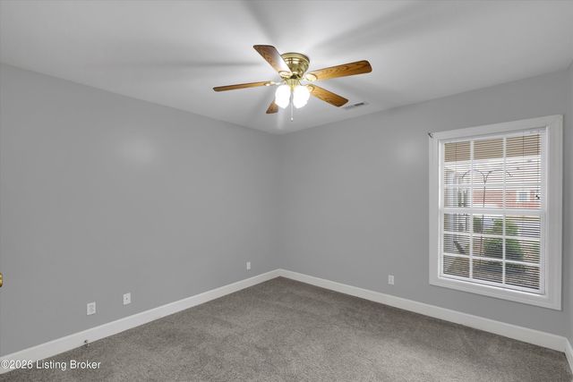 7906 Stovall Ct, Louisville, KY 40228