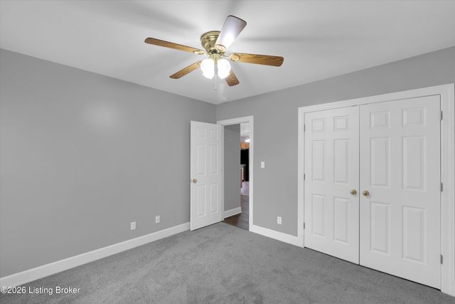 7906 Stovall Ct, Louisville, KY 40228