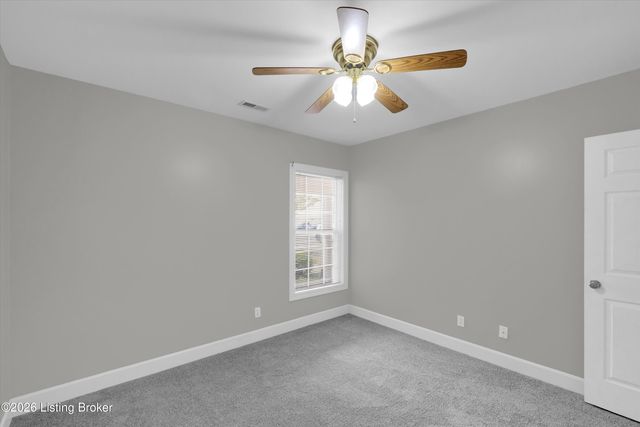 7906 Stovall Ct, Louisville, KY 40228