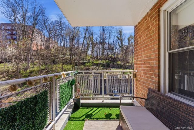 250 N Broadway 5B, Yonkers, NY 10701