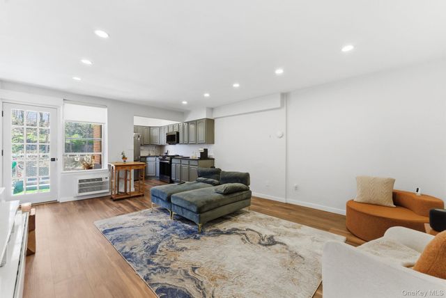 250 N Broadway 5B, Yonkers, NY 10701