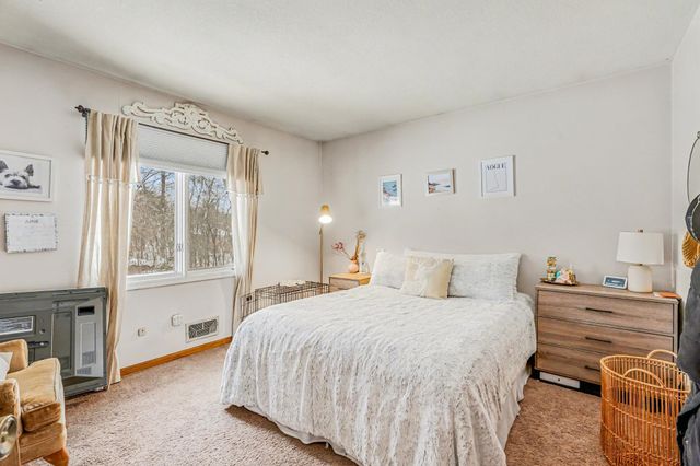 14809 Southpointe Curve, Burnsville, MN 55306