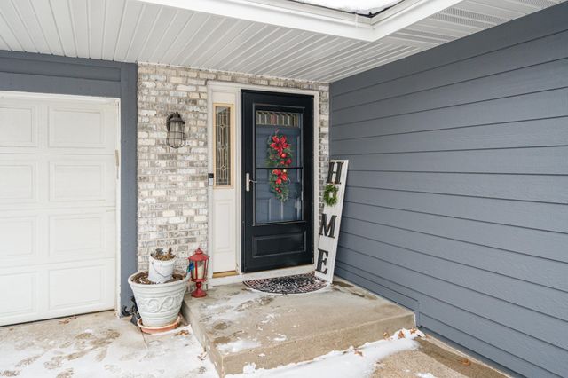 14809 Southpointe Curve, Burnsville, MN 55306