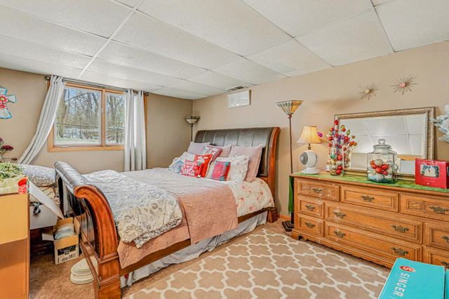 14809 Southpointe Curve, Burnsville, MN 55306