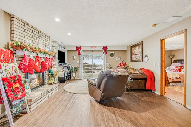 14809 Southpointe Curve, Burnsville, MN 55306