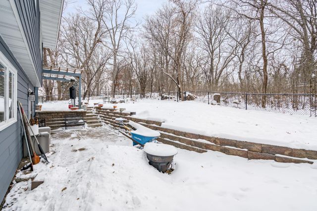 14809 Southpointe Curve, Burnsville, MN 55306