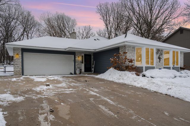 14809 Southpointe Curve, Burnsville, MN 55306