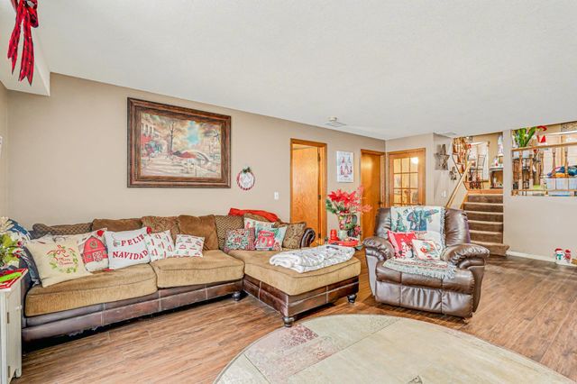 14809 Southpointe Curve, Burnsville, MN 55306