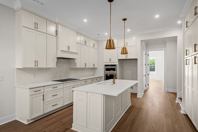 2068 Conductor Ln, Thompsons Station, TN 37179